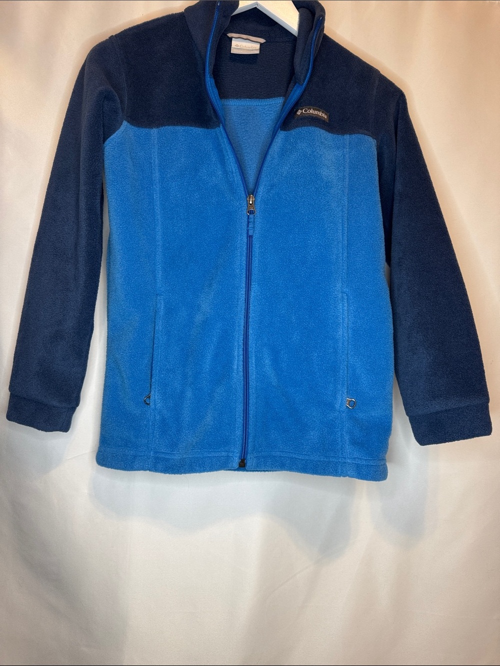 Columbia woman’s Two-Tone Blue Fleece Jacket medium